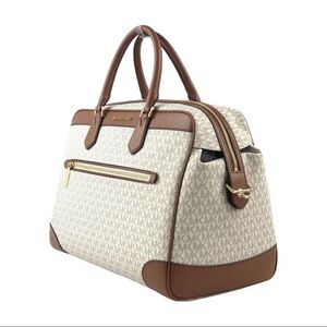 Michael Kors
Jet Set Mk Large Weekender